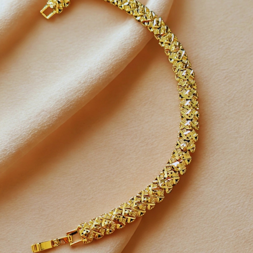 NWT ✨ 24K Gold Plated Arabic Heritage Lattice Link Bracelet | Hand-Finished ✨